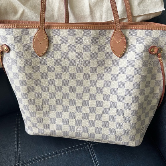 Authentic Louis Vuitton Damier Neverfull MM - Picture 4 of 10